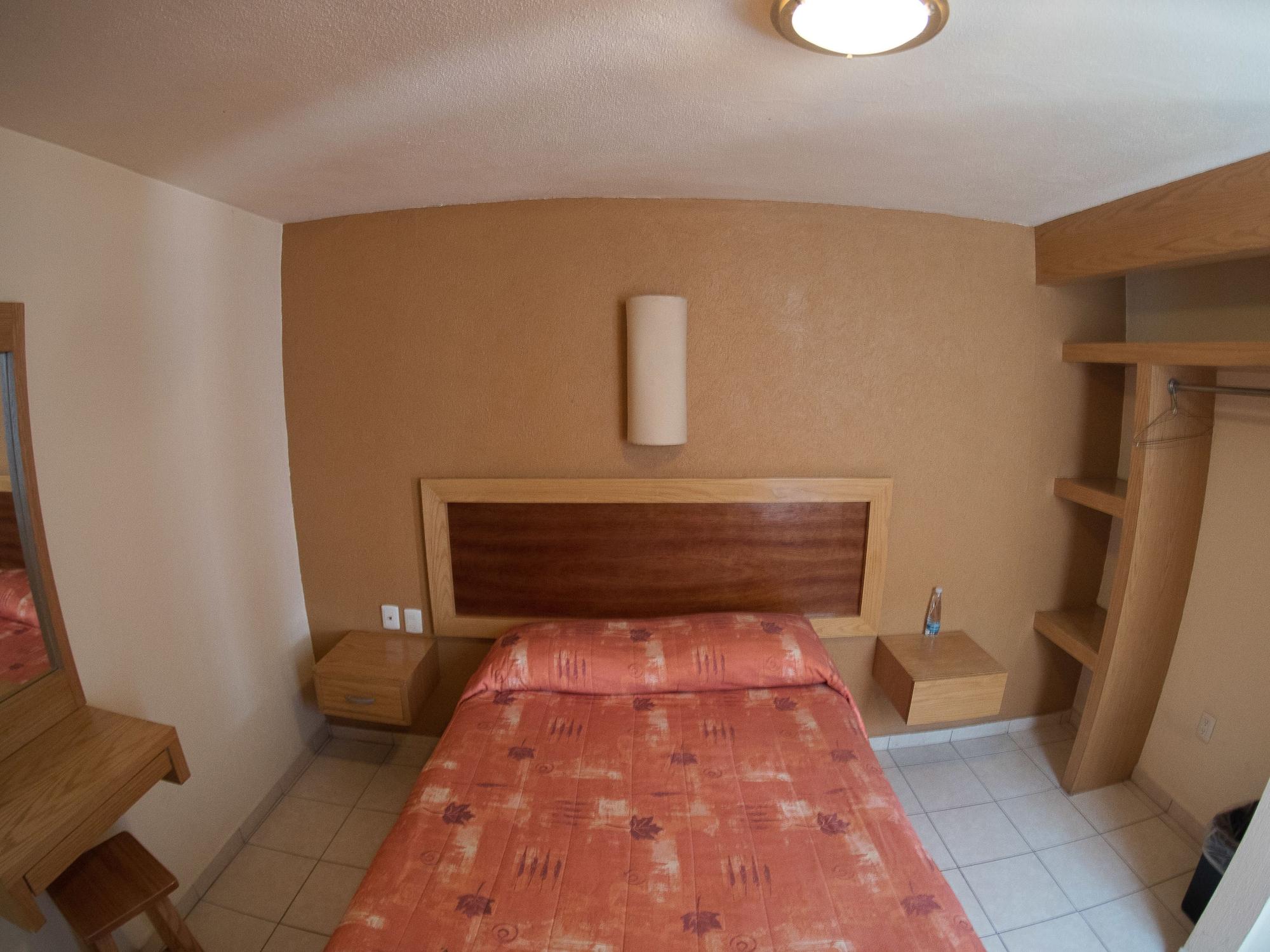Hotel Qualitel Centro Historico 莫雷利亚 外观 照片
