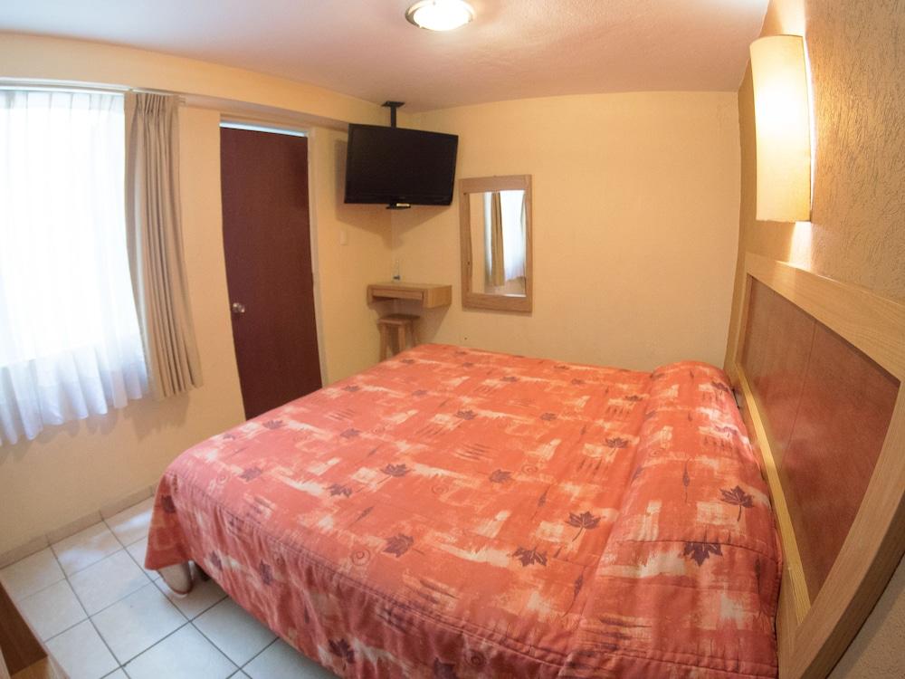 Hotel Qualitel Centro Historico 莫雷利亚 外观 照片
