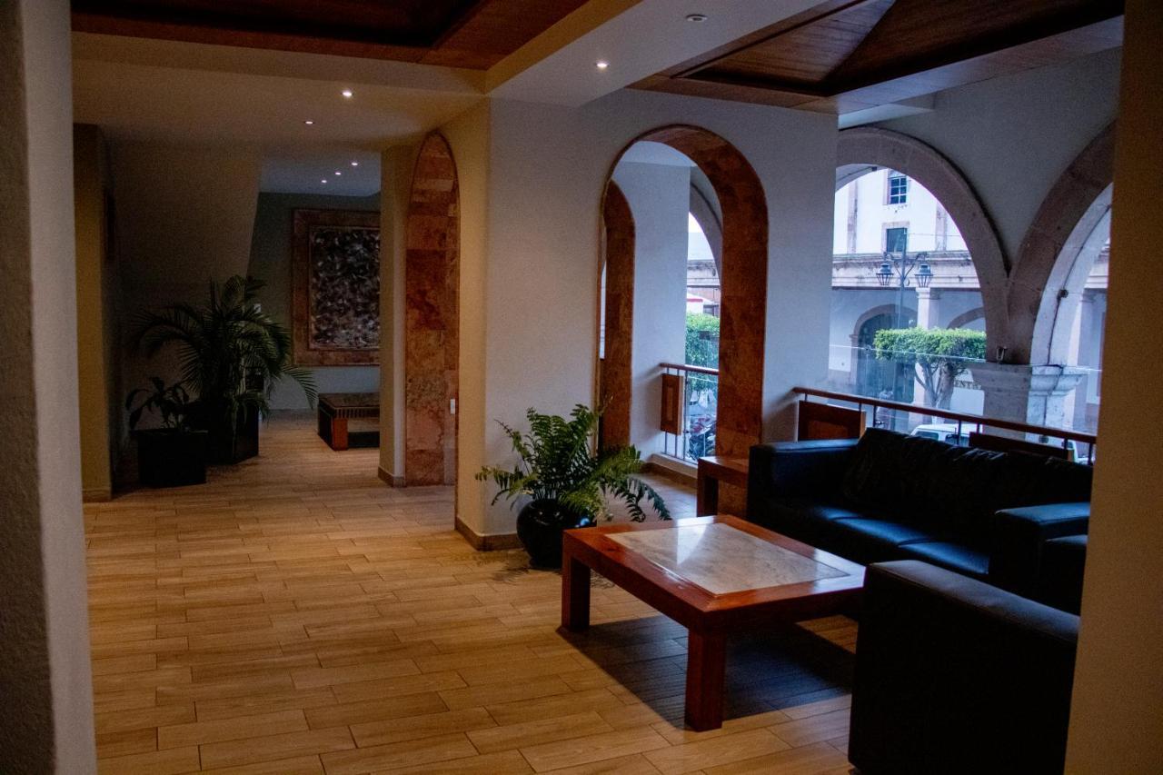 Hotel Qualitel Centro Historico 莫雷利亚 外观 照片