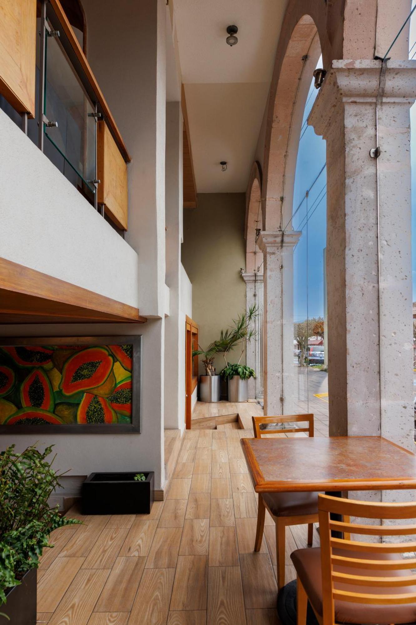 Hotel Qualitel Centro Historico 莫雷利亚 外观 照片