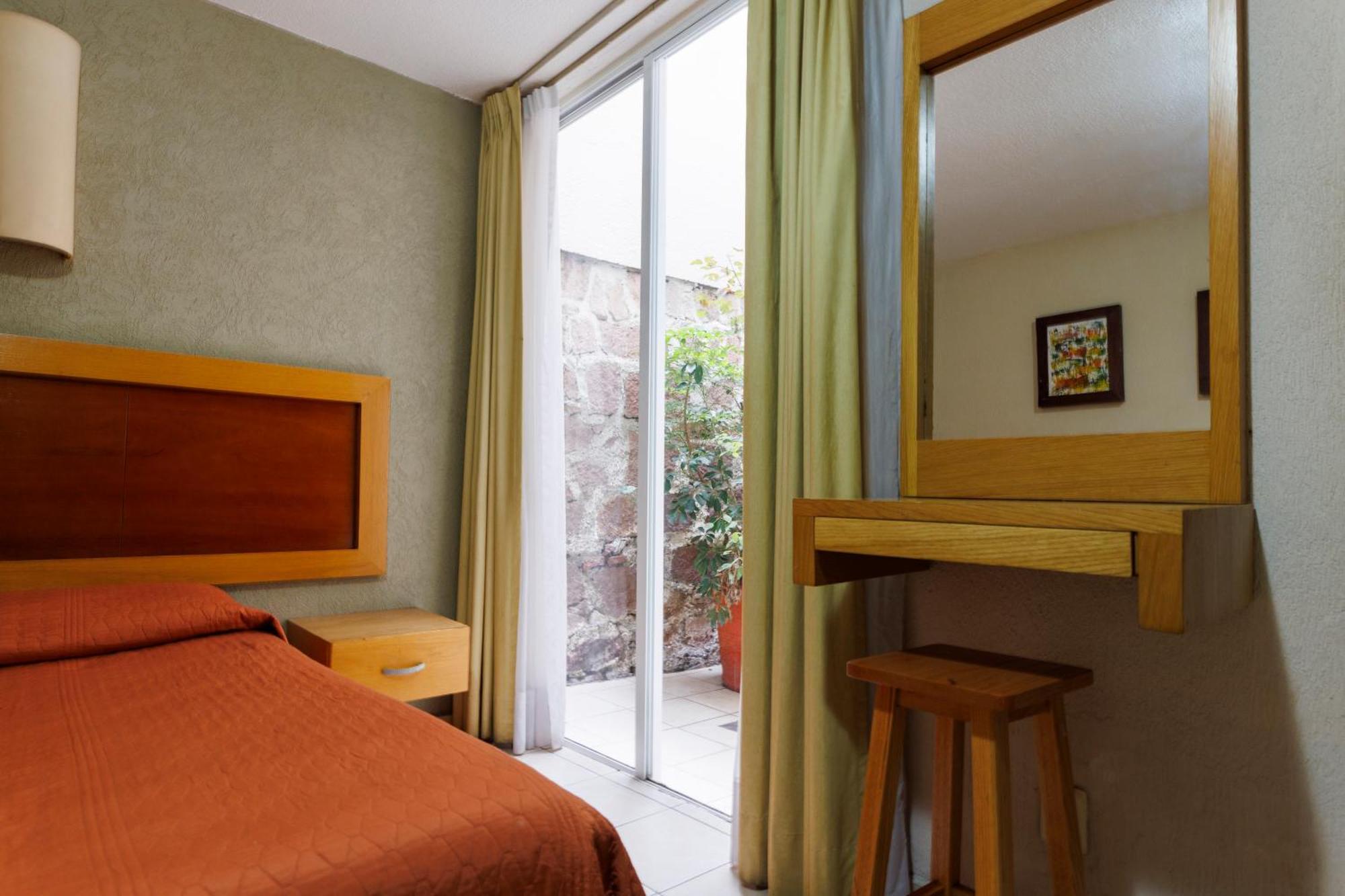 Hotel Qualitel Centro Historico 莫雷利亚 外观 照片