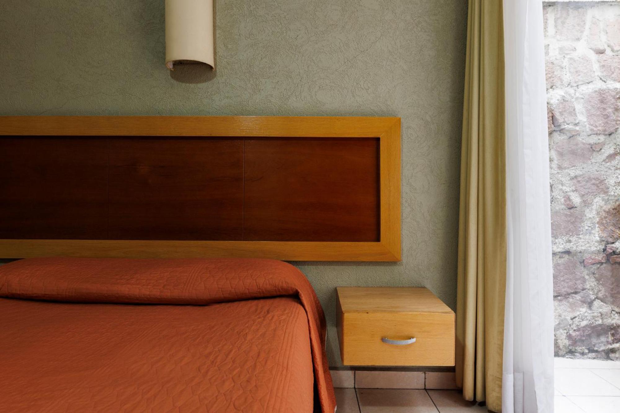 Hotel Qualitel Centro Historico 莫雷利亚 外观 照片